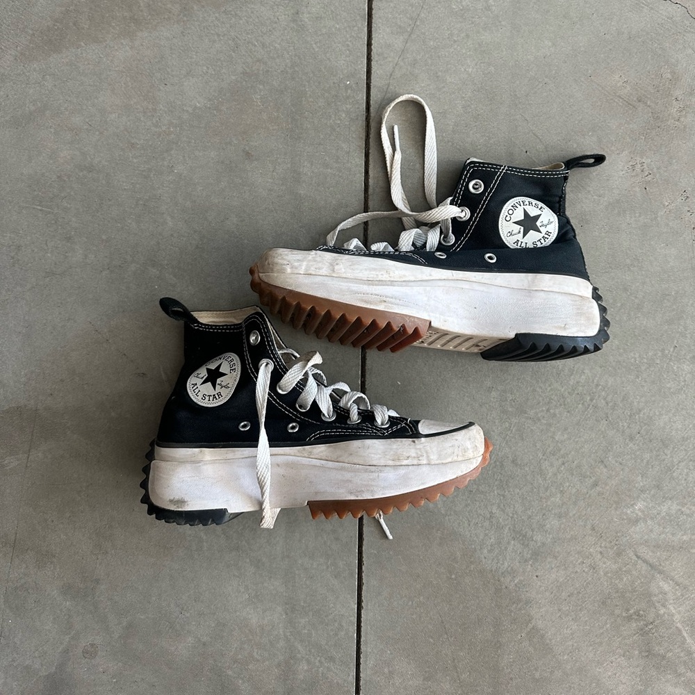 Converse run star hiking